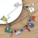 Pulseira Temática de Musicais Heathers da Broadway para Mulheres e Homens com Vários Pingentes de Metal - Presente de Joias para Fãs de Música