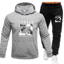 O moletom com capuz é um conjunto masculino para a Primavera de 2025 e um conjunto feminino para roupas esportivas femininas, com capuz e calças de moletom.
